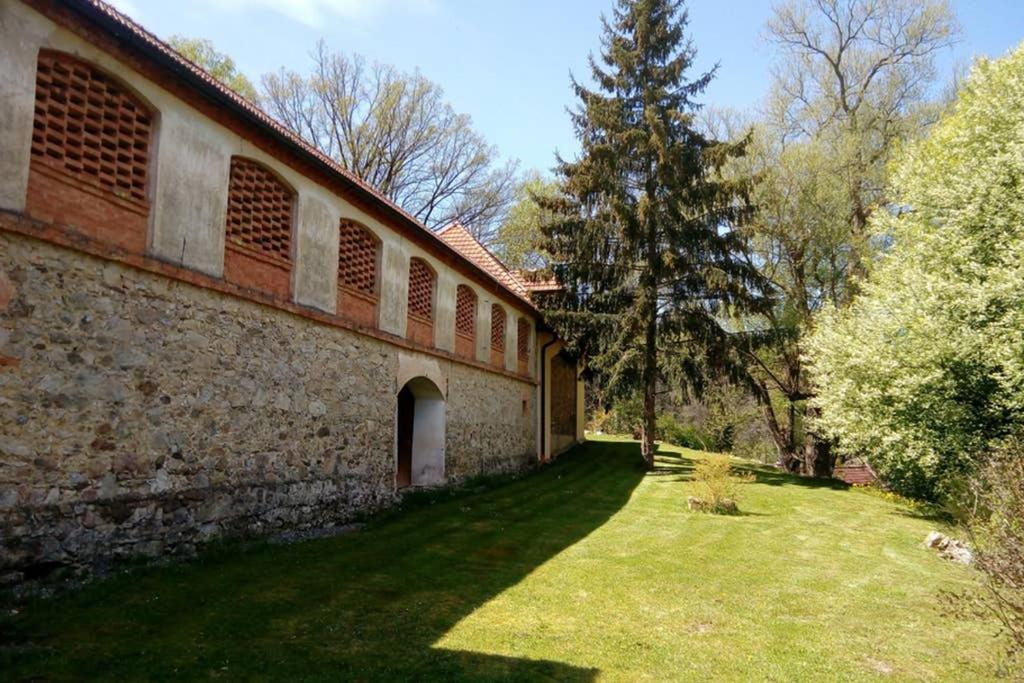 Zamecek Zdiky - Moderni Velky Apartman Bujanov Dış mekan fotoğraf