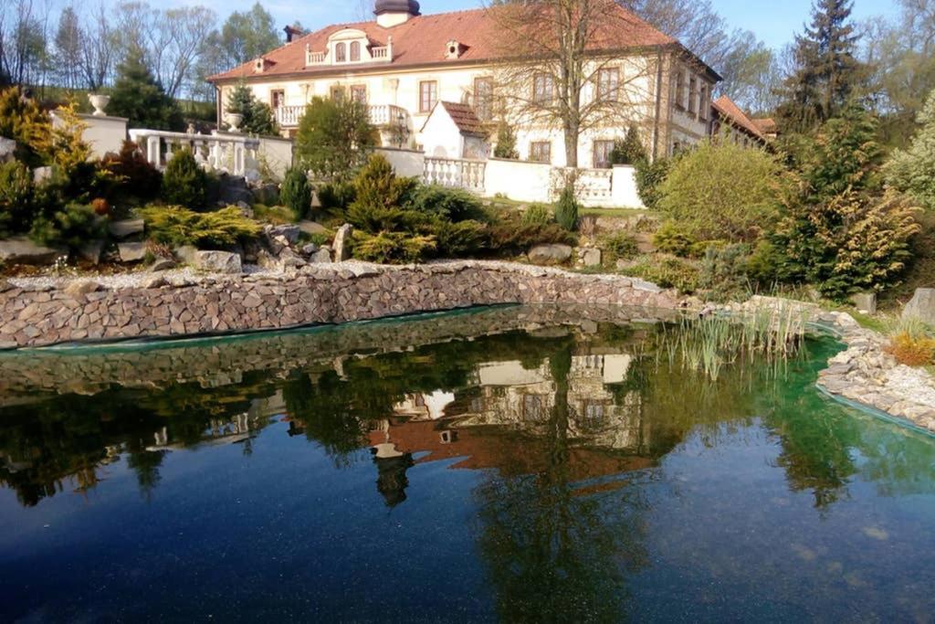 Zamecek Zdiky - Moderni Velky Apartman Bujanov Dış mekan fotoğraf